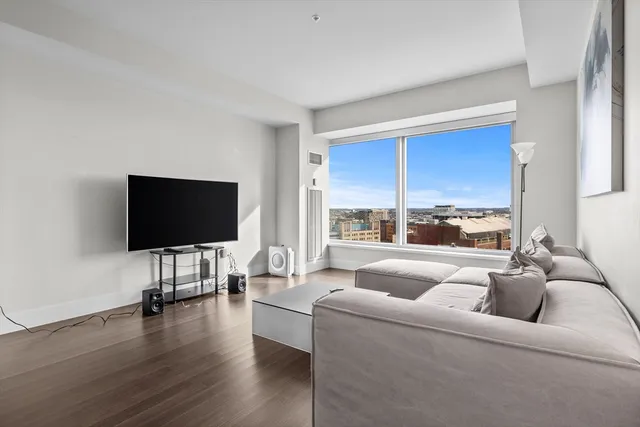 $4,250 | 110 Stuart Street, Unit 19A, Boston, MA 02116