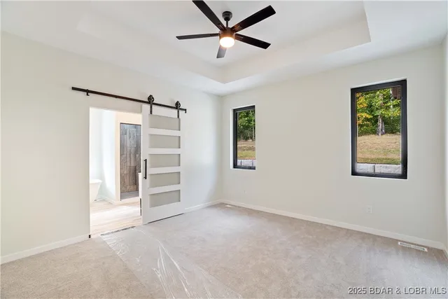 $562,500 | 516 Imperial Point Drive, Four Seasons, MO 65049