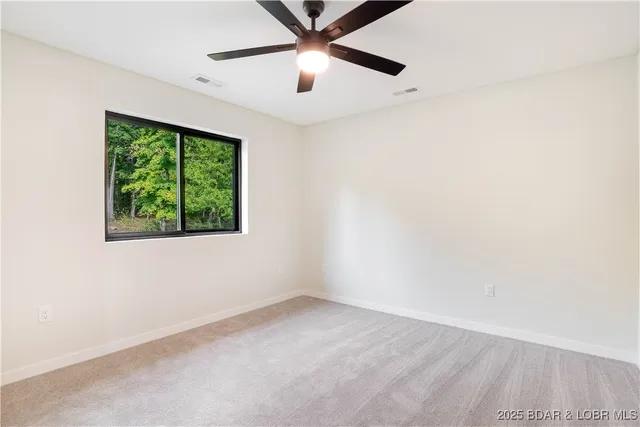 $562,500 | 516 Imperial Point Drive, Four Seasons, MO 65049