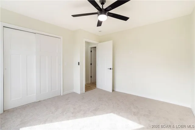 $562,500 | 516 Imperial Point Drive, Four Seasons, MO 65049