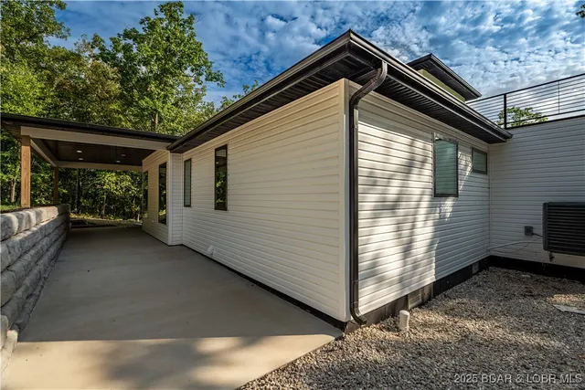 $562,500 | 516 Imperial Point Drive, Four Seasons, MO 65049