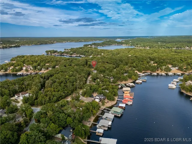 $562,500 | 516 Imperial Point Drive, Four Seasons, MO 65049