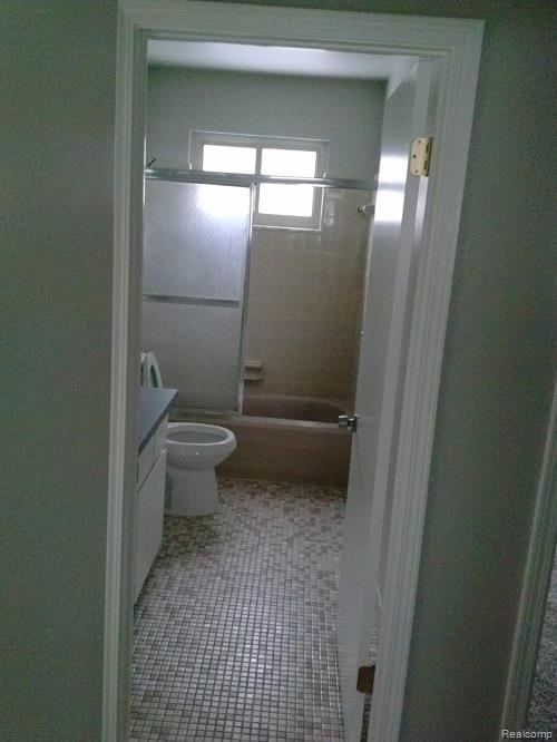 47220 Ryan Road Utica, MI 48317 - Photo 14 of 20 bath3.jpg