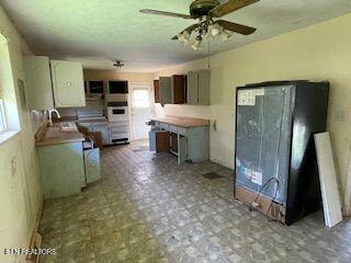 112 Green Acres Road Maynardville, TN 37807 - Photo 4 of 6 4-6 kitchen