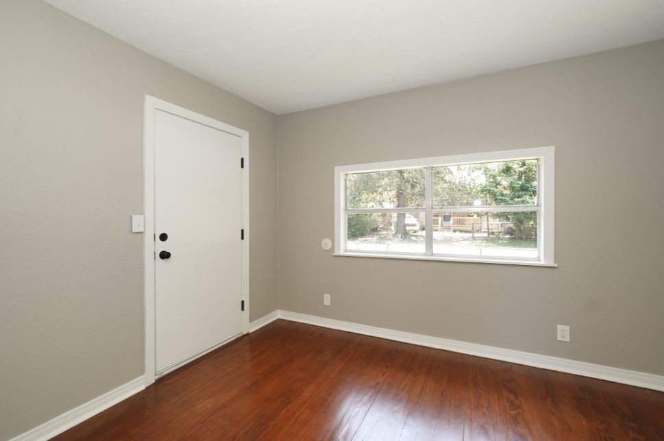 701 Clay Street Cleveland, TX 77327 - Photo 6 of 18 Natural Lighting