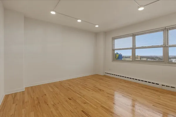 $1,655 | 5630 North Sheridan Road, Unit S1108, Chicago, IL 60660