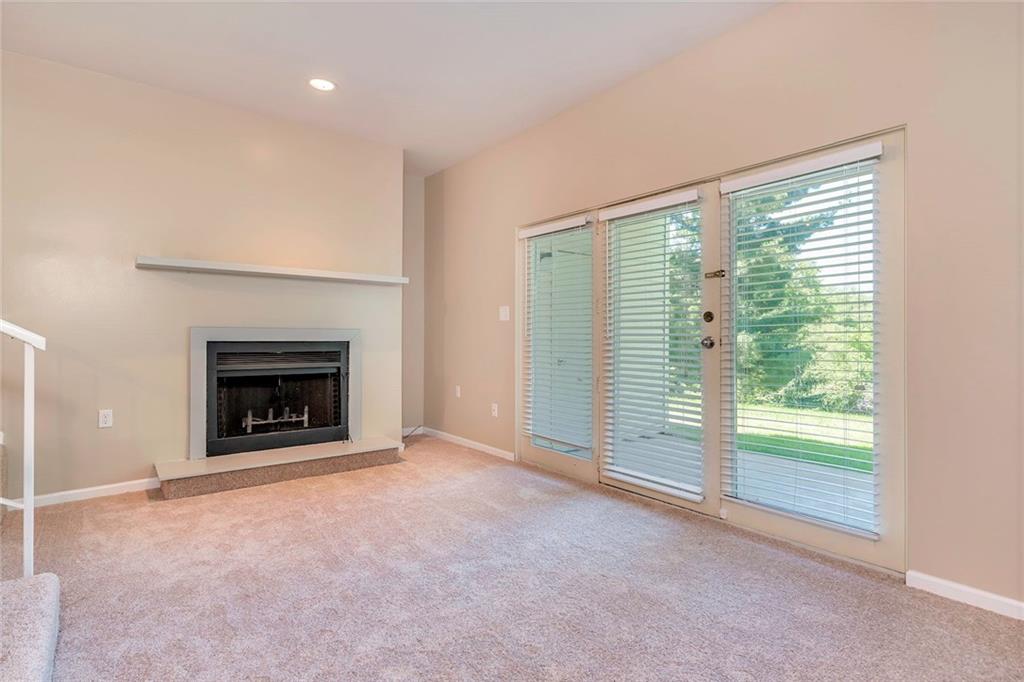 1206 Kenzie Road Pittsburgh, PA 15205 - Photo 8 of 20 Living Room