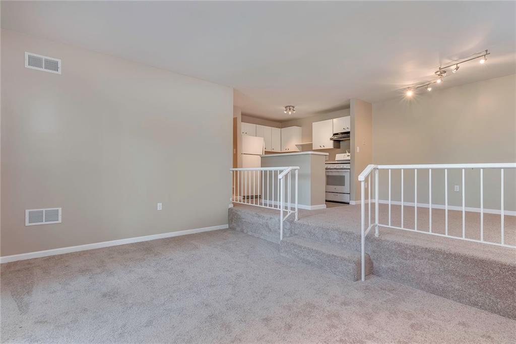 1206 Kenzie Road Pittsburgh, PA 15205 - Photo 10 of 20 Living Room