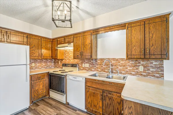 $214,000 | 1903 113th Lane Northwest, Coon Rapids, MN 55433