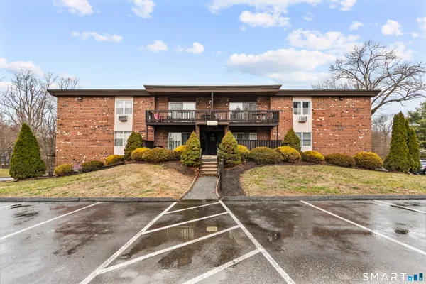 $205,000 | 79 Balance Rock Road, Unit 8, Seymour, CT 06483