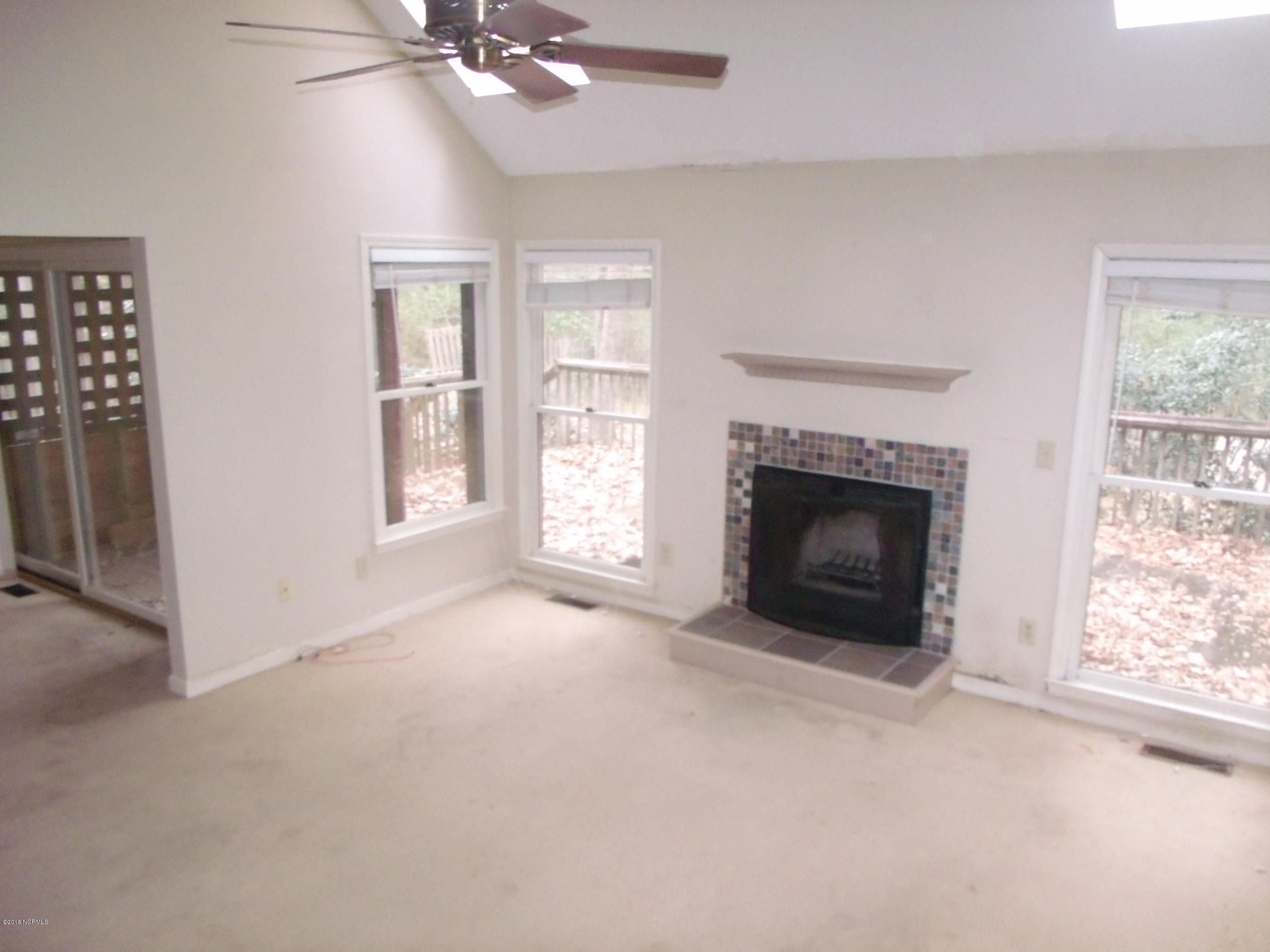 361 Double Eagle Road Burgaw, NC 28425 - Photo 3 of 17 Living_Above