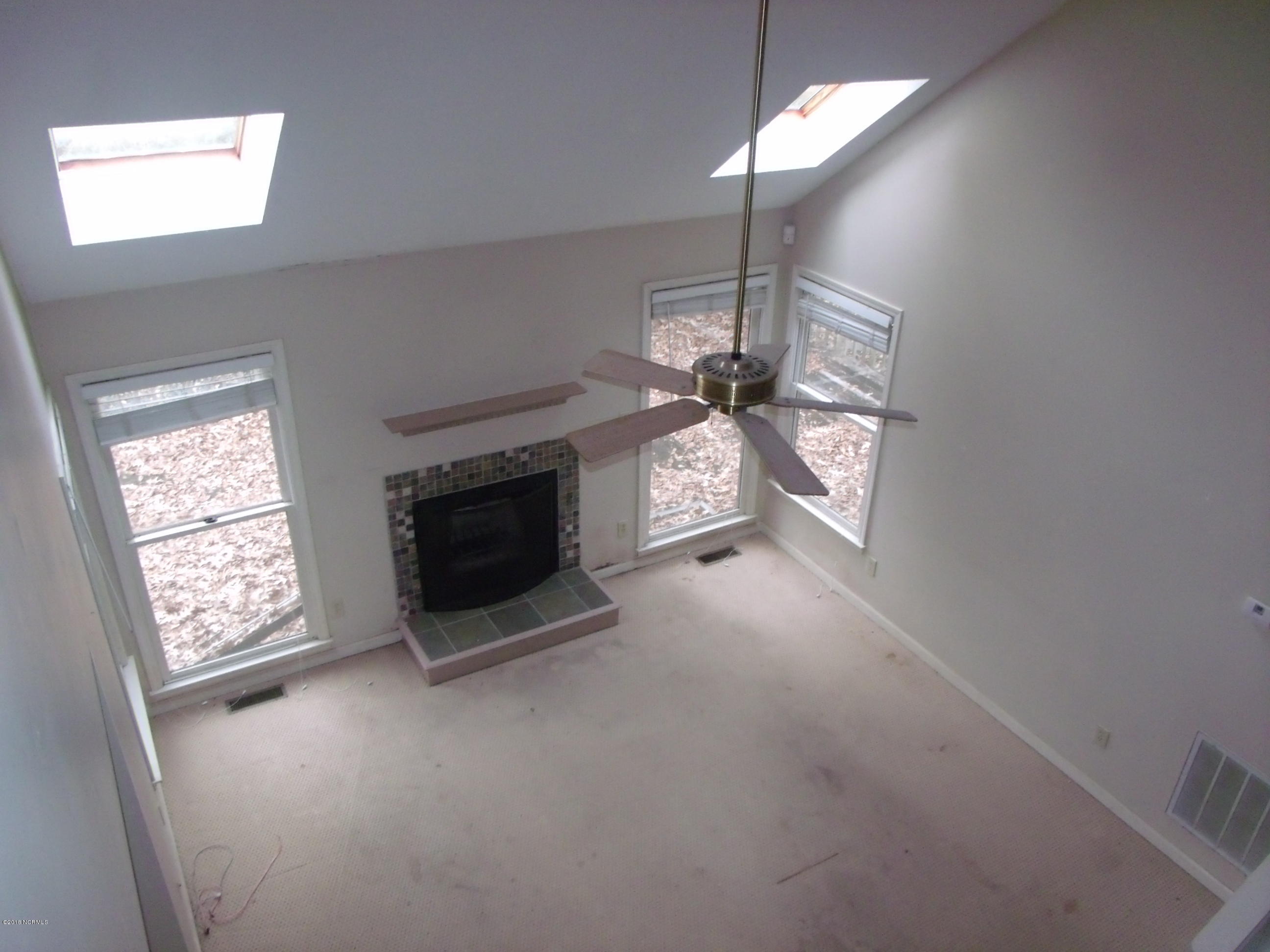 361 Double Eagle Road Burgaw, NC 28425 - Photo 4 of 17 Living_Above