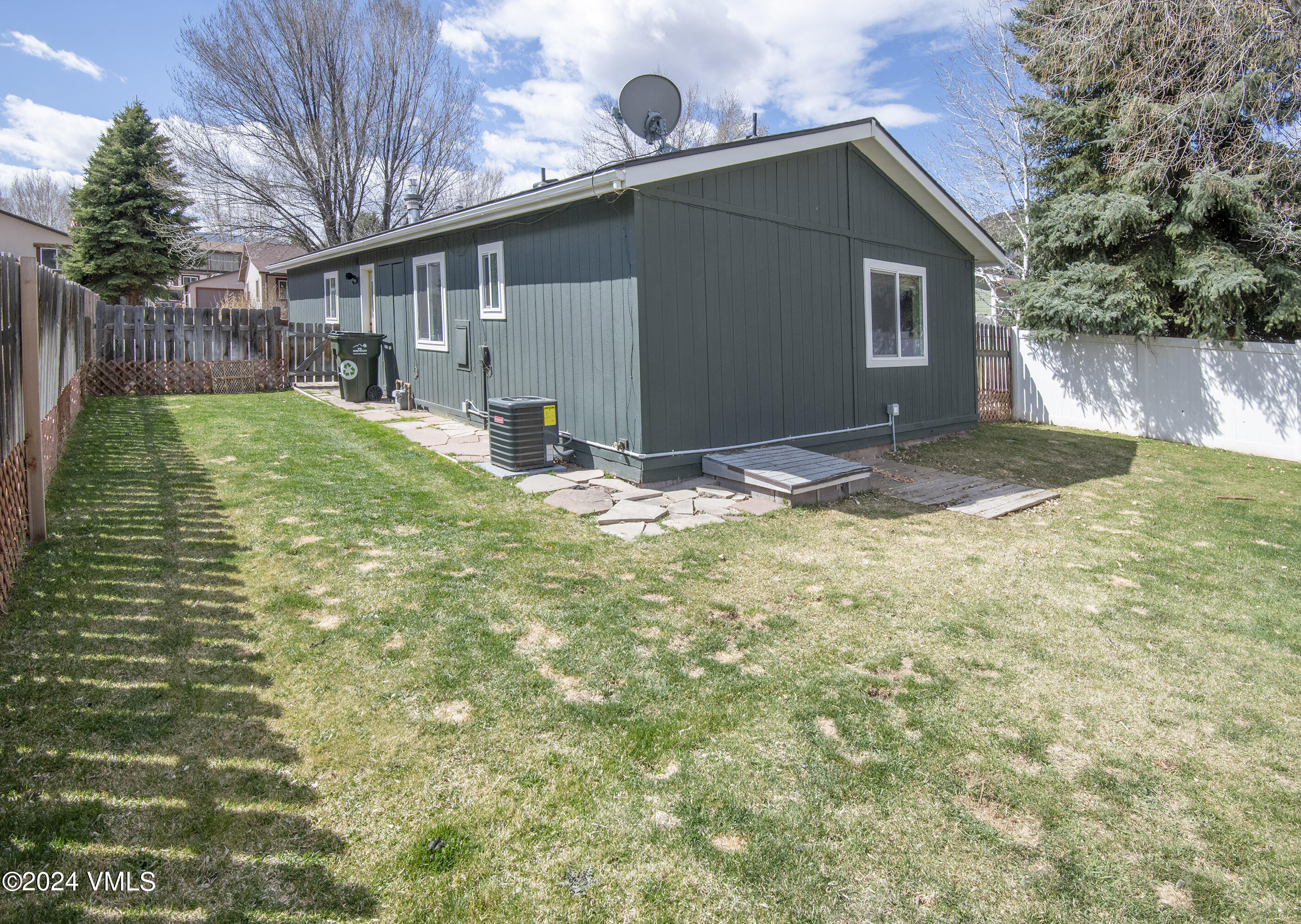 118 Spring Circle Gypsum, CO 81637 - Photo 26 of 33 118-Spring-Cir-MLS_27