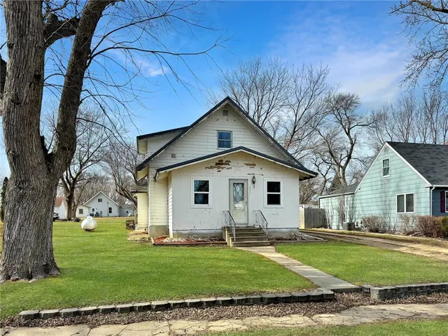 $40,000 | 231 Washington Avenue North, Balaton, MN 56115
