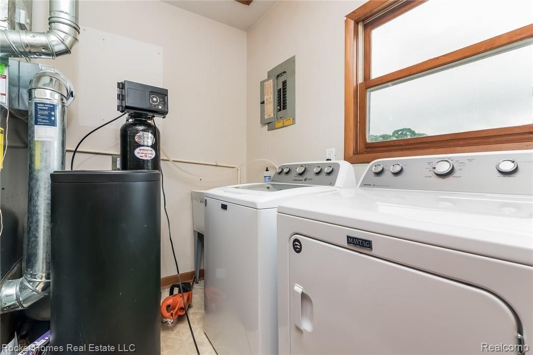 11630 Belle River Road Memphis, MI 48041 - Photo 11 of 18 016-photo-laundry-room-6190574.jpg