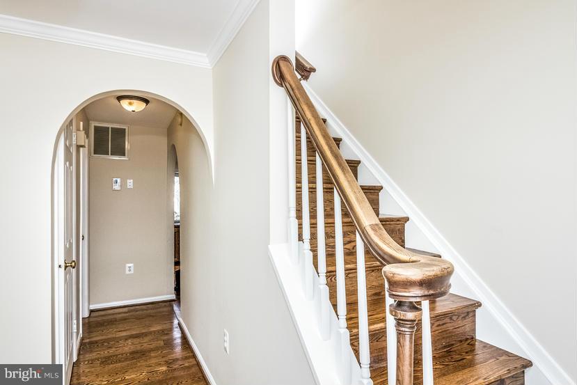 9502 Burning Branch Road Burke, VA 22015 - Photo 3 of 29 Interior (General)