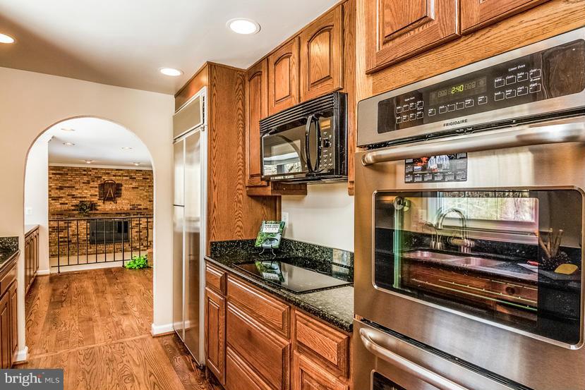 9502 Burning Branch Road Burke, VA 22015 - Photo 9 of 29 Kitchen
