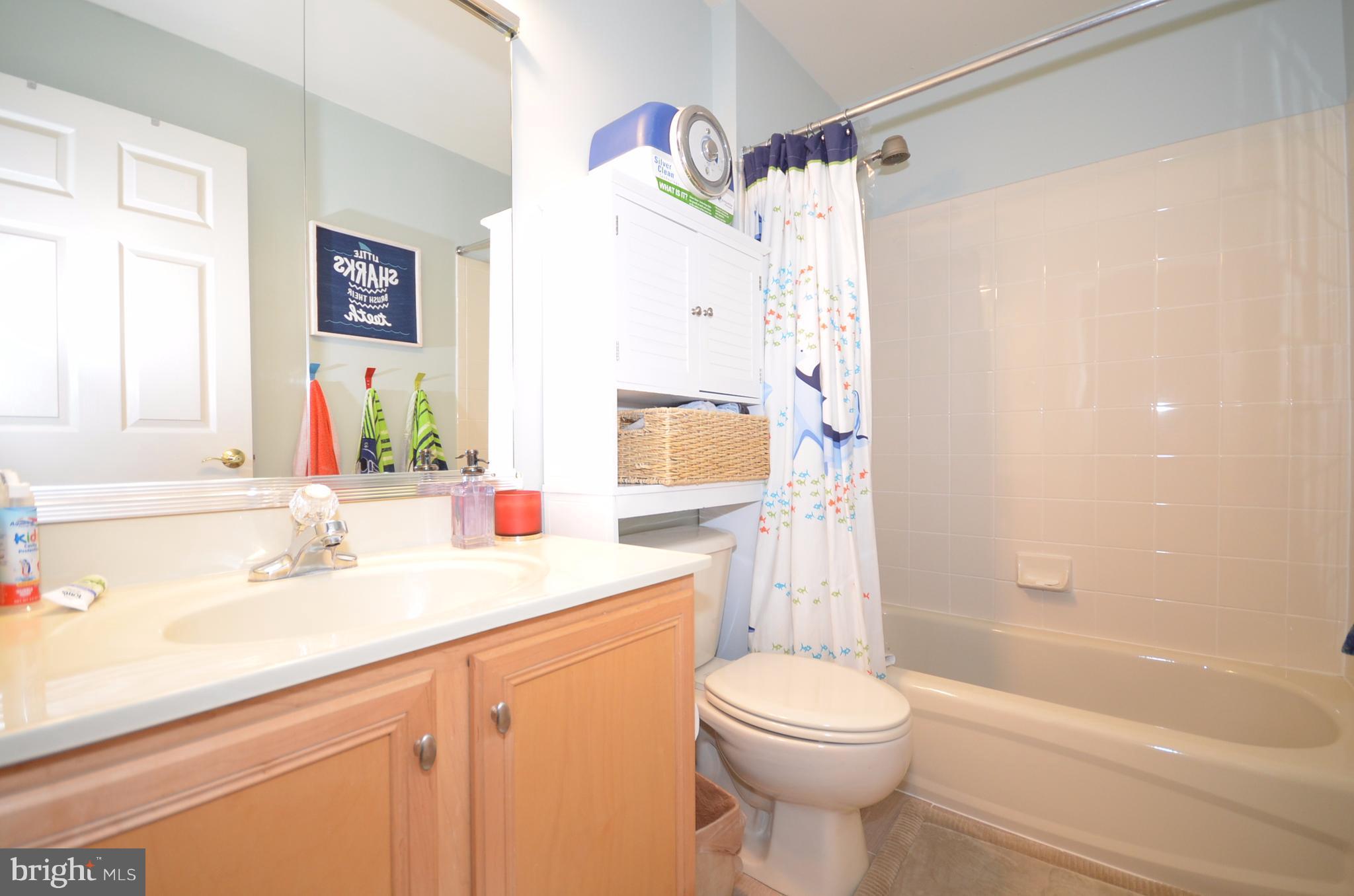 43629 Dunhill Cup Square Ashburn, VA 20147 - Photo 23 of 31 Bath