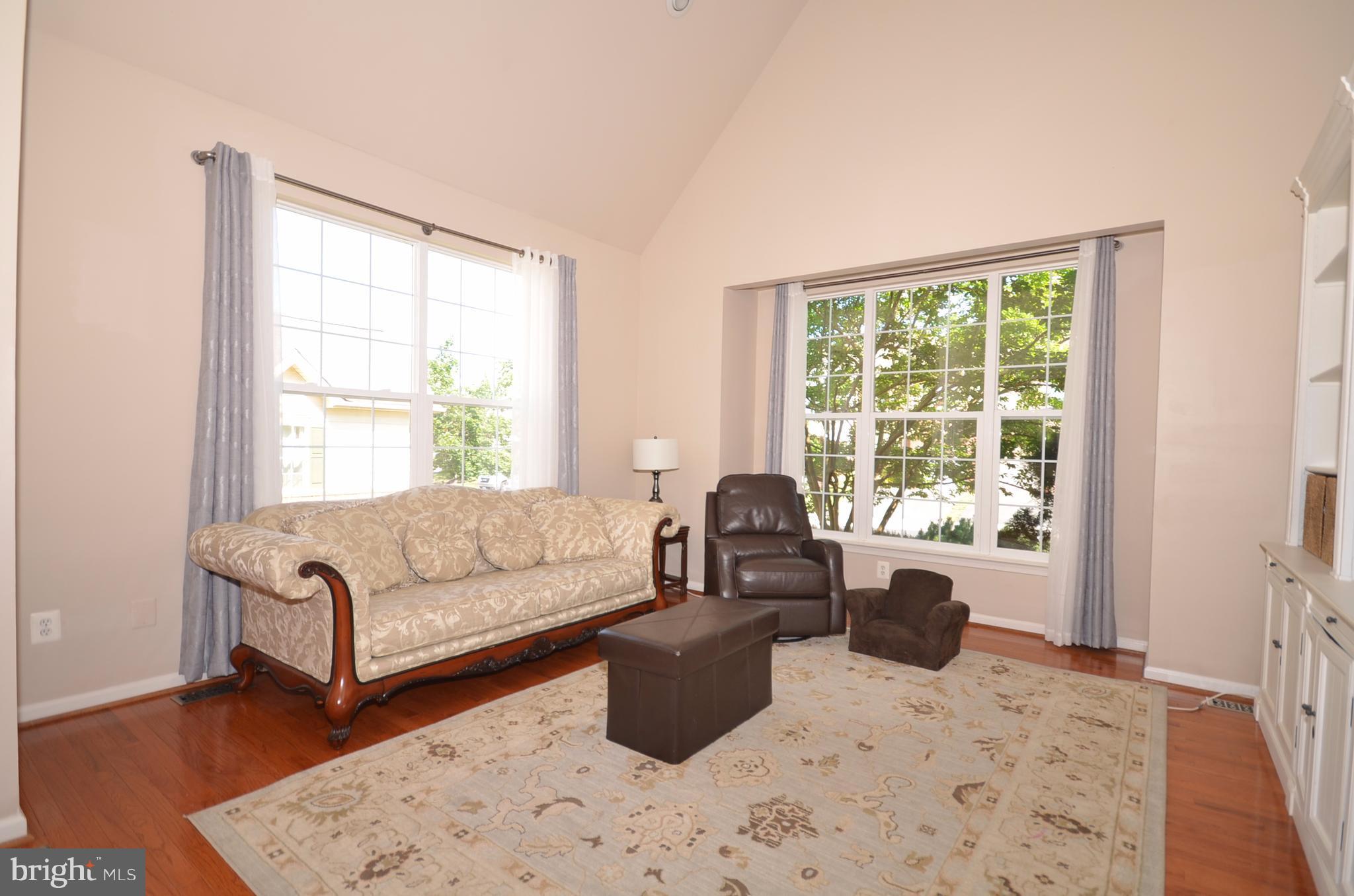 43629 Dunhill Cup Square Ashburn, VA 20147 - Photo 6 of 31 Living Room