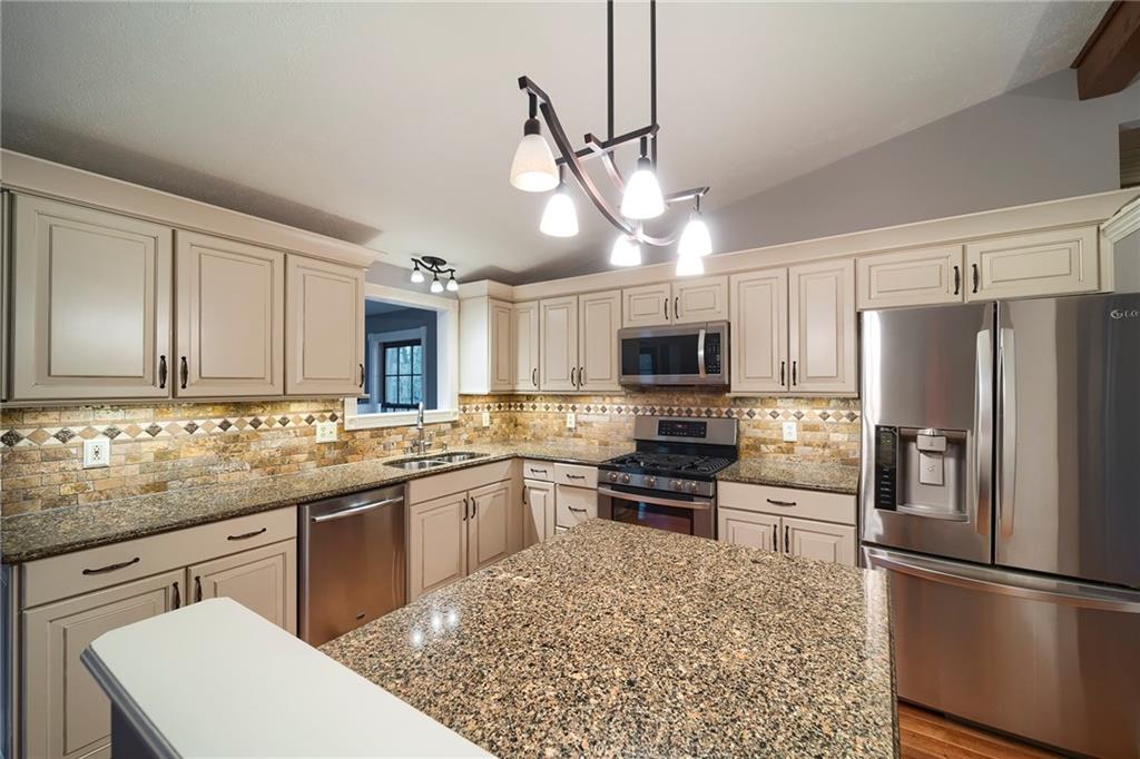 114 Russell Road Pittsburgh, PA 15237 - Photo 2 of 25 Gallery Image 2