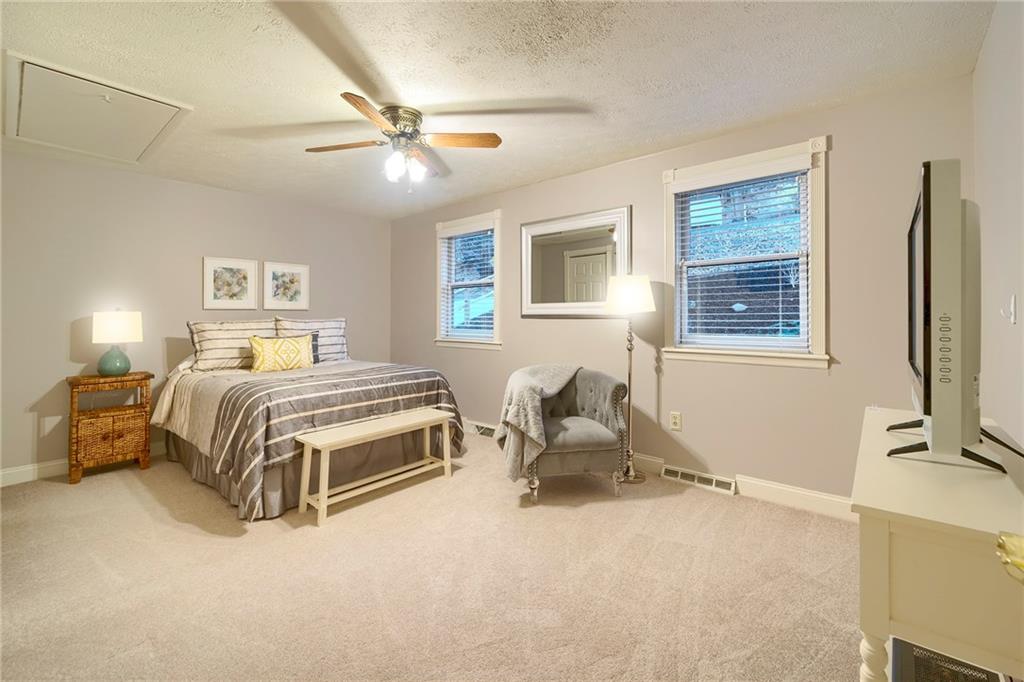 114 Russell Road Pittsburgh, PA 15237 - Photo 14 of 25 Gallery Image 14