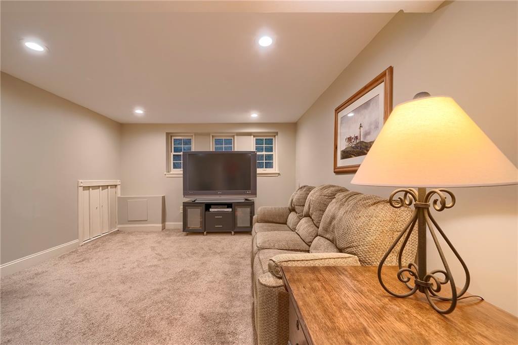 114 Russell Road Pittsburgh, PA 15237 - Photo 16 of 25 Gallery Image 16