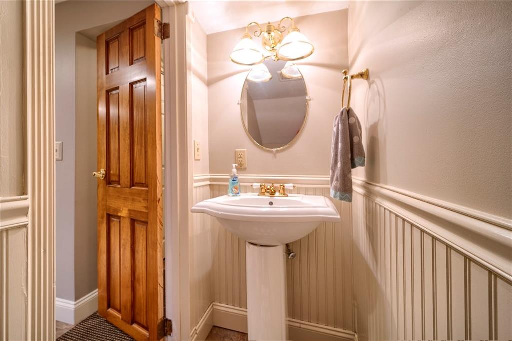 114 Russell Road Pittsburgh, PA 15237 - Photo 17 of 25 Gallery Image 17