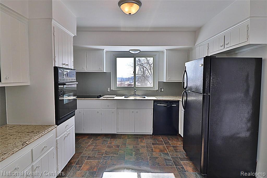 8290 Bergin Road Howell, MI 48843 - Photo 16 of 47