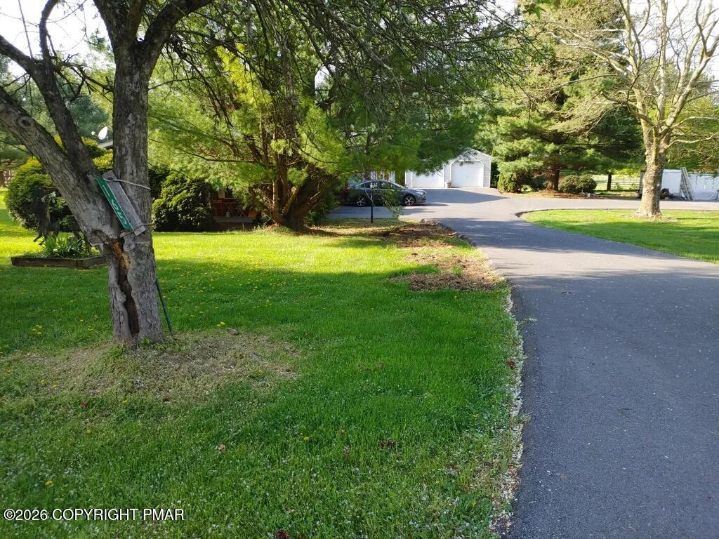 165 Old Stagecoach Road, Unit 2 Gilbert, PA 18331 - Photo 12 of 12 front driveway entrance