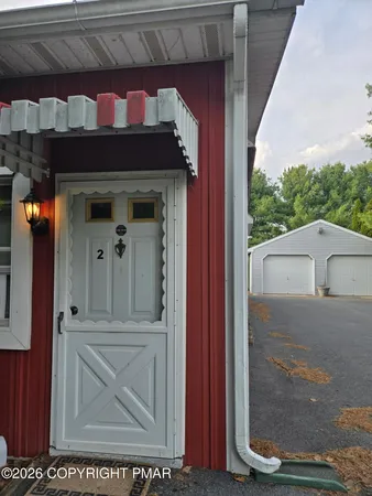 $1,700 | 165 Old Stagecoach Road, Unit 2, Gilbert, PA 18331
