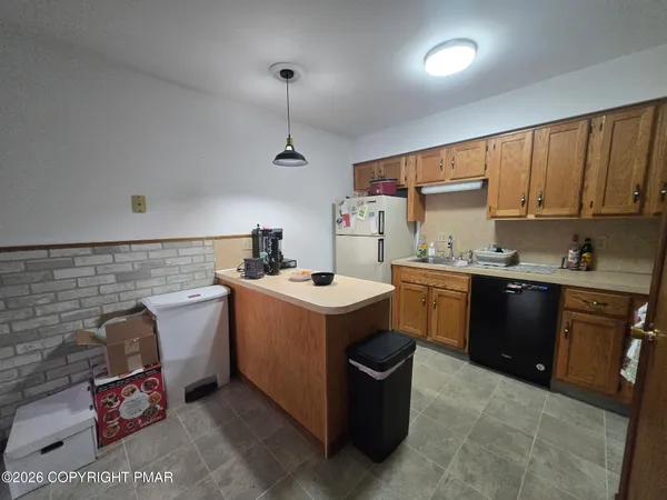 $1,700 | 165 Old Stagecoach Road, Unit 2, Gilbert, PA 18331