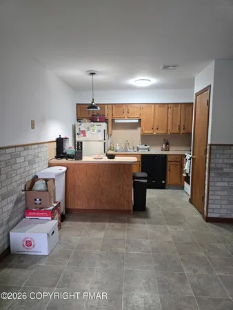 $1,700 | 165 Old Stagecoach Road, Unit 2, Gilbert, PA 18331