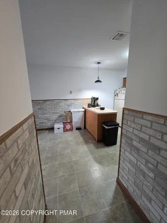 $1,700 | 165 Old Stagecoach Road, Unit 2, Gilbert, PA 18331