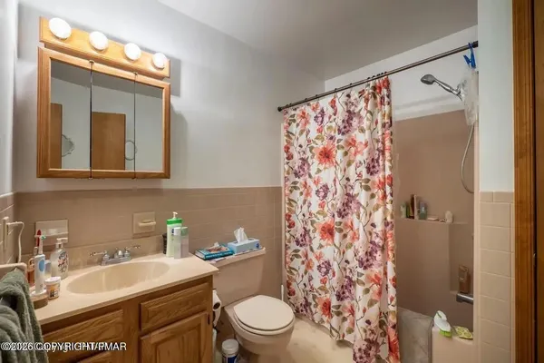 $1,700 | 165 Old Stagecoach Road, Unit 2, Gilbert, PA 18331