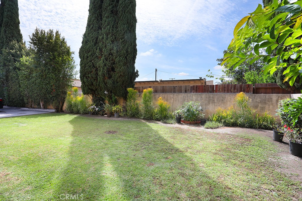 8032 Rose Street, Unit 13 Paramount, CA 90723 - Photo 29 of 31