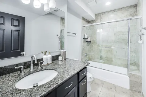 $585,000 | 308 West Evergreen Avenue, Unit 2, Chicago, IL 60610