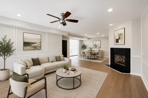 $585,000 | 308 West Evergreen Avenue, Unit 2, Chicago, IL 60610