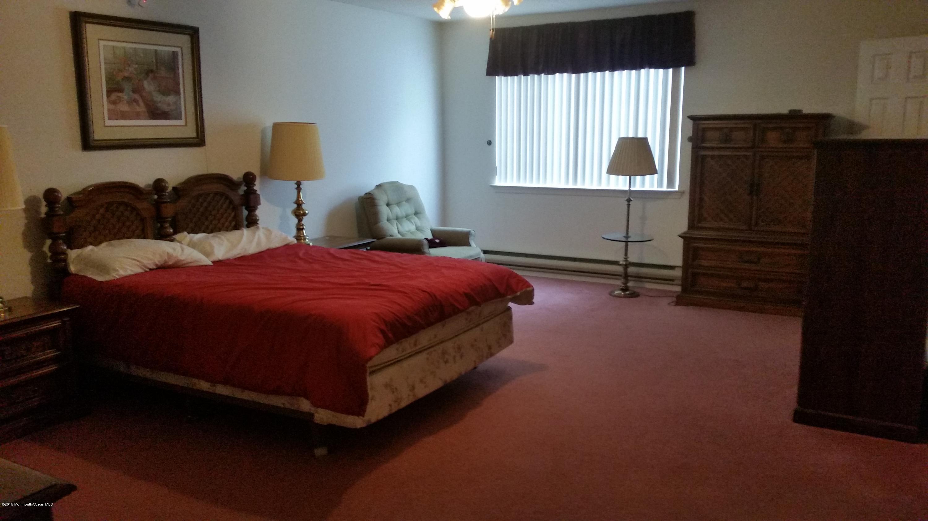 836 B Vail Road Monroe Township, NJ 08831 - Photo 4 of 4 Master Bedroon.jpg