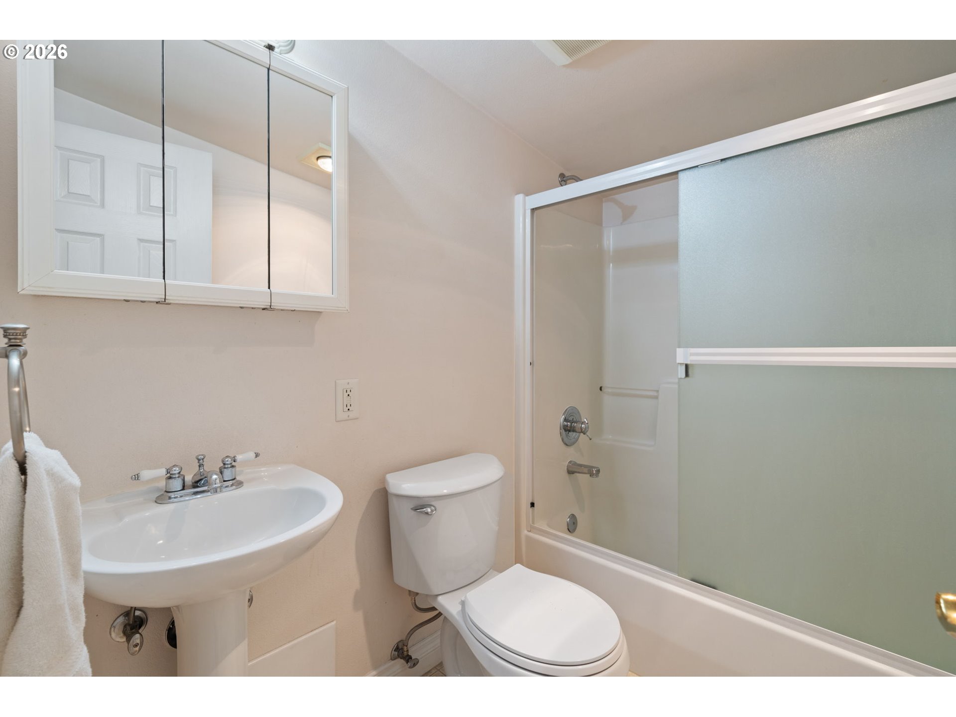 3725 Southeast Tibbetts Street Portland, OR 97202 - Photo 13 of 20