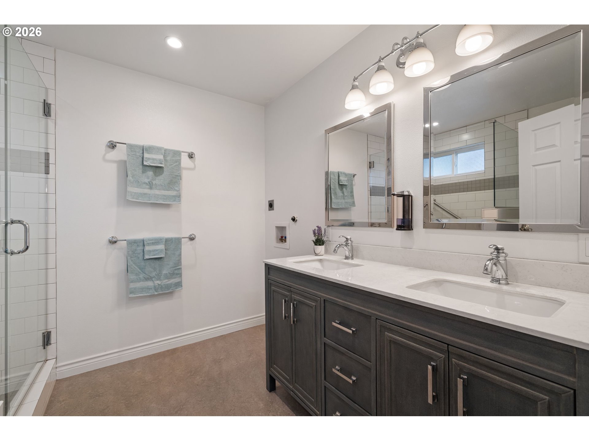 3725 Southeast Tibbetts Street Portland, OR 97202 - Photo 8 of 20