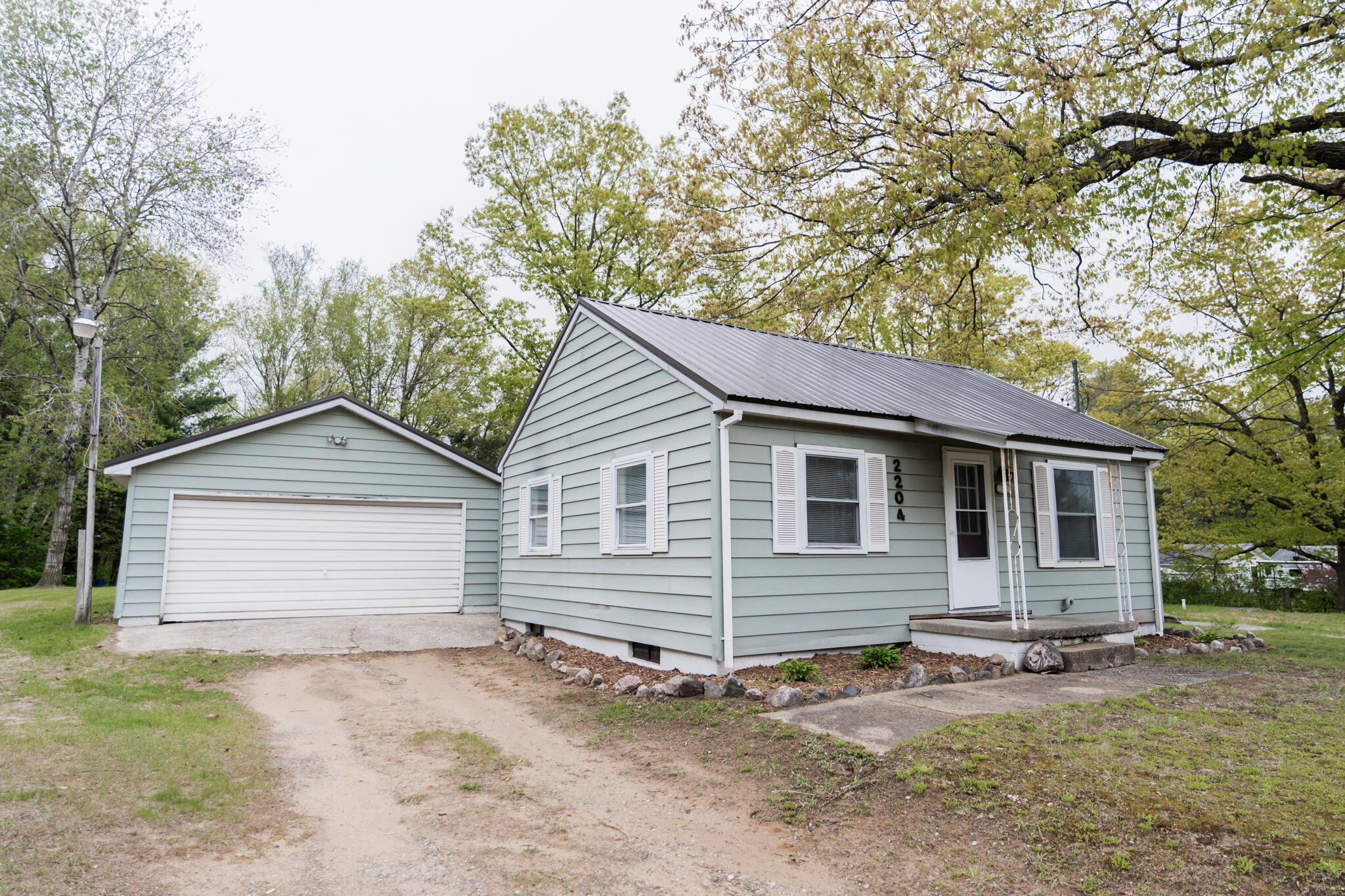 2204 West Surrey Road Farwell, MI 48622 - Photo 1 of 24 2204 Surrey-14