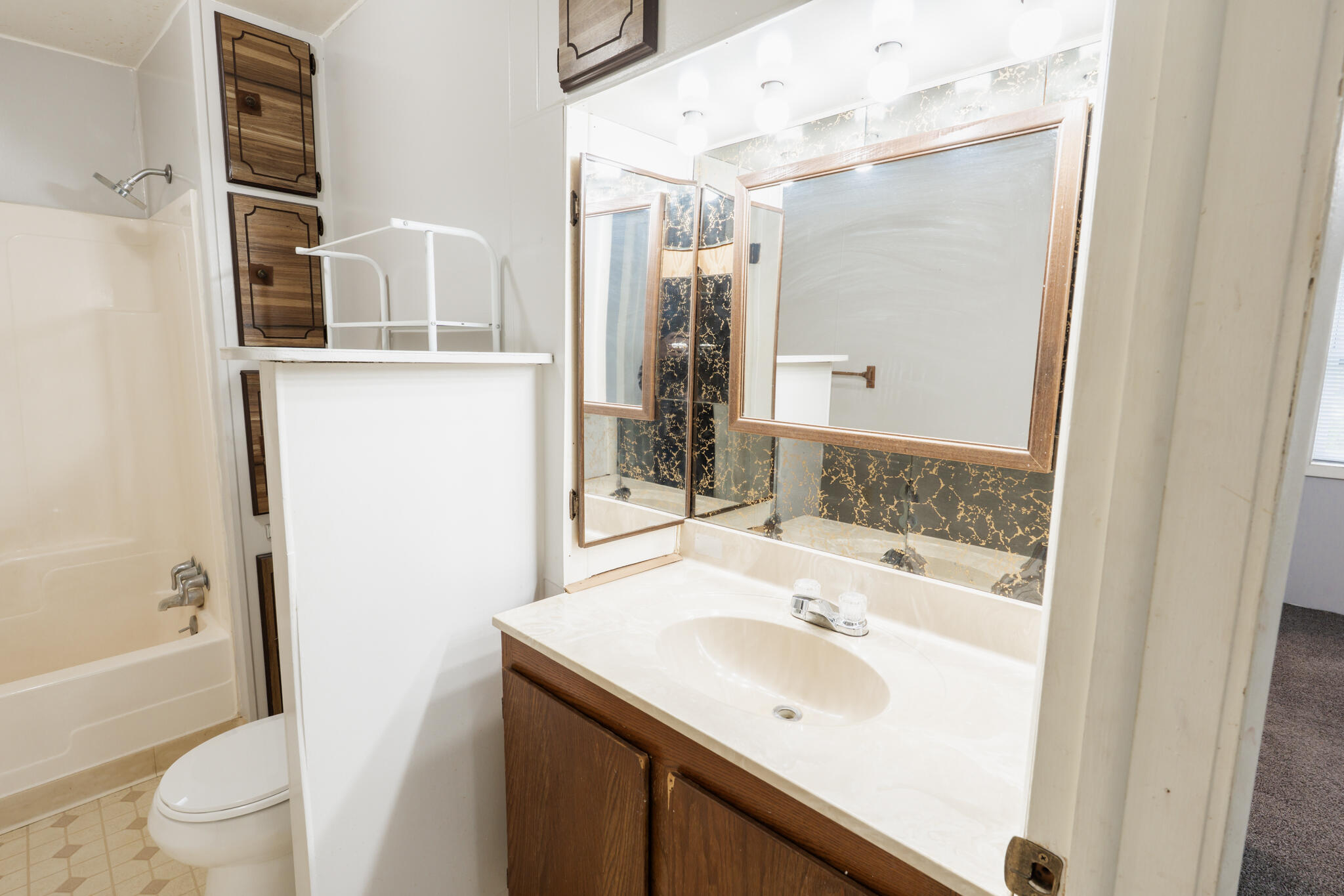 2204 West Surrey Road Farwell, MI 48622 - Photo 10 of 24 2204 Surrey-6