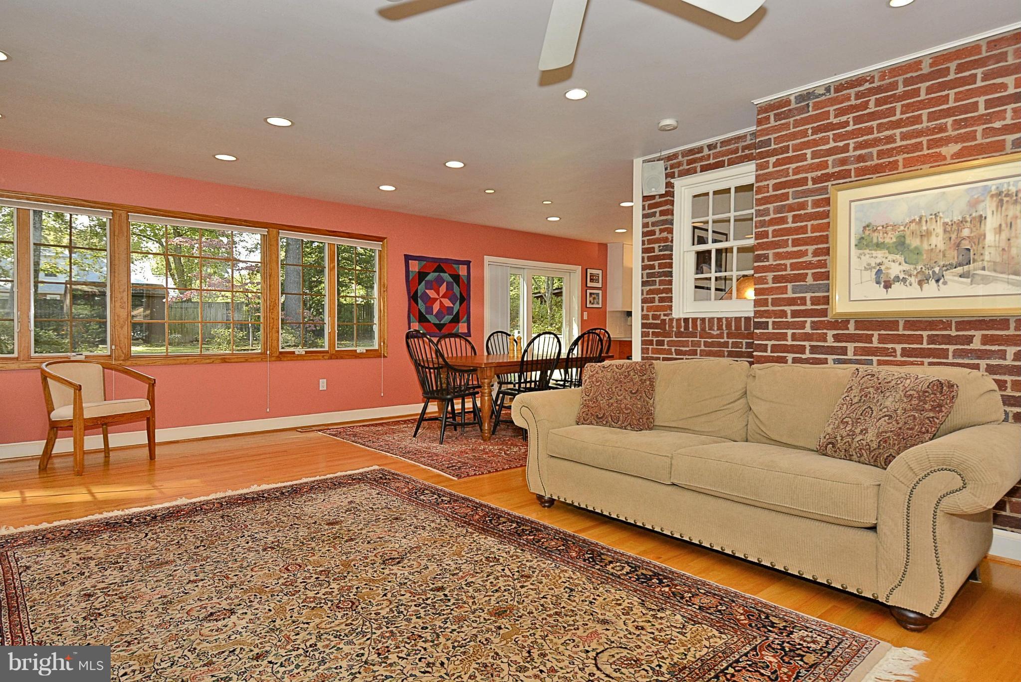 9012 Sudbury Road Silver Spring, MD 20901 - Photo 12 of 27 Family Room