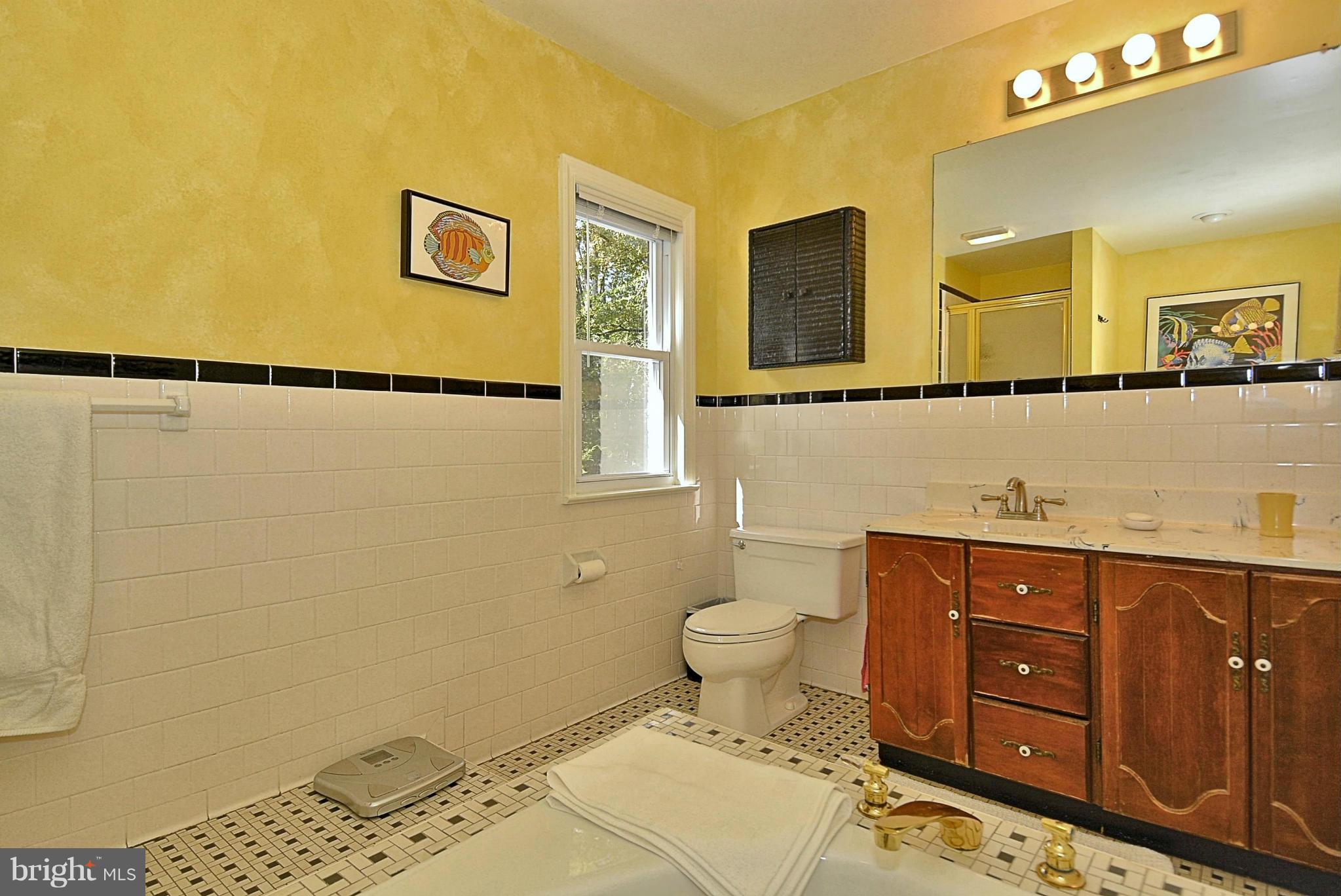 9012 Sudbury Road Silver Spring, MD 20901 - Photo 25 of 27 Bath