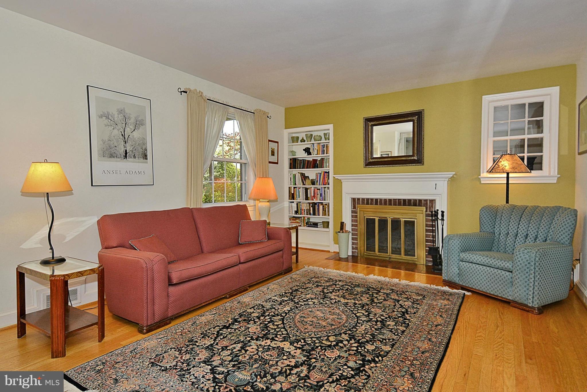 9012 Sudbury Road Silver Spring, MD 20901 - Photo 6 of 27 Living Room