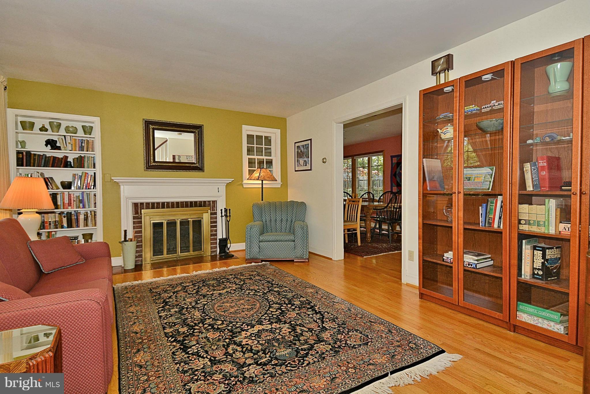9012 Sudbury Road Silver Spring, MD 20901 - Photo 8 of 27 Living Room