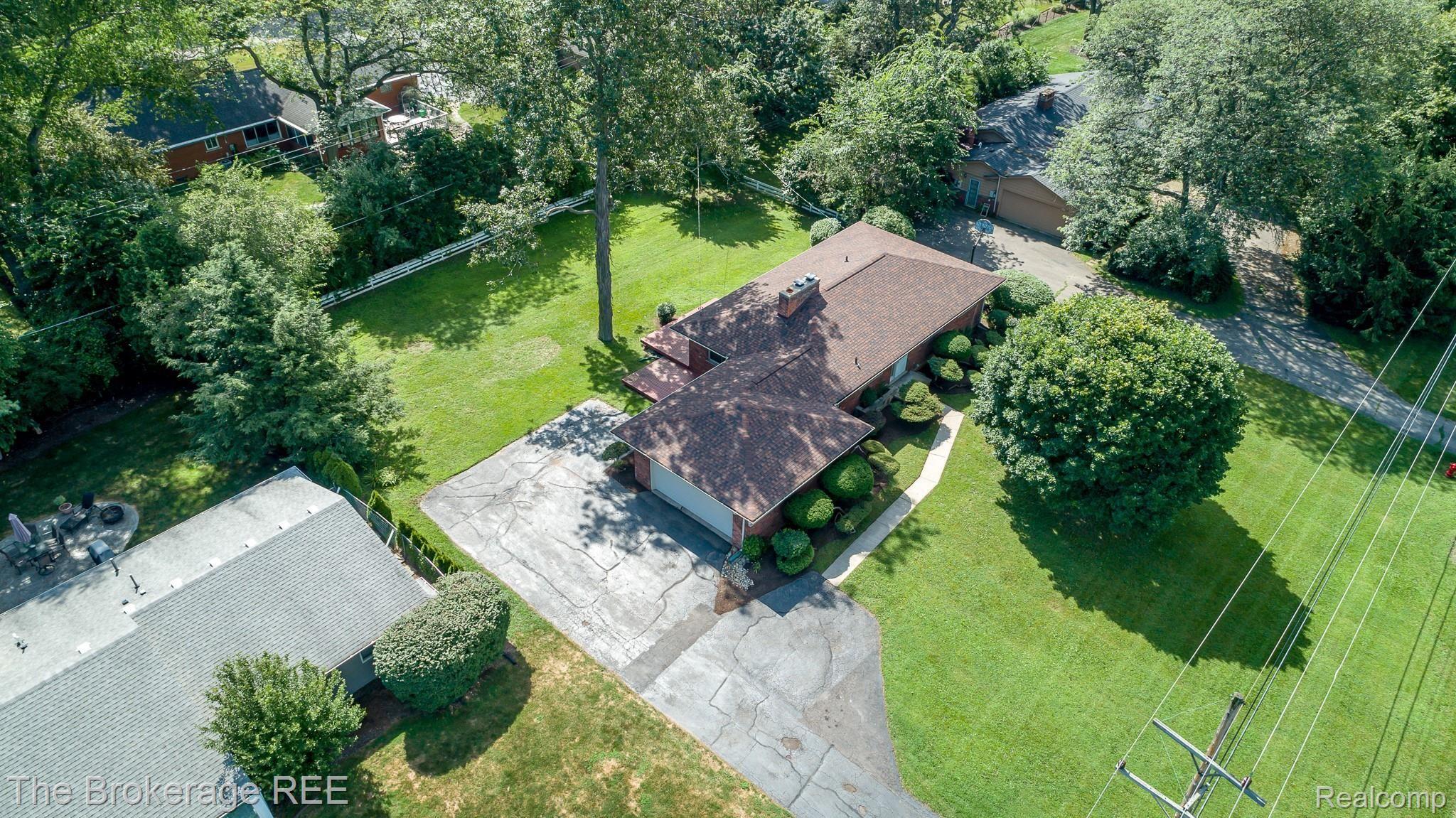 6909 Lahser Road Bloomfield Hills, MI 48301 - Photo 15 of 59 6909 LAHSER Road, Bloomfield Twp 48301 Let's buy a house today!!