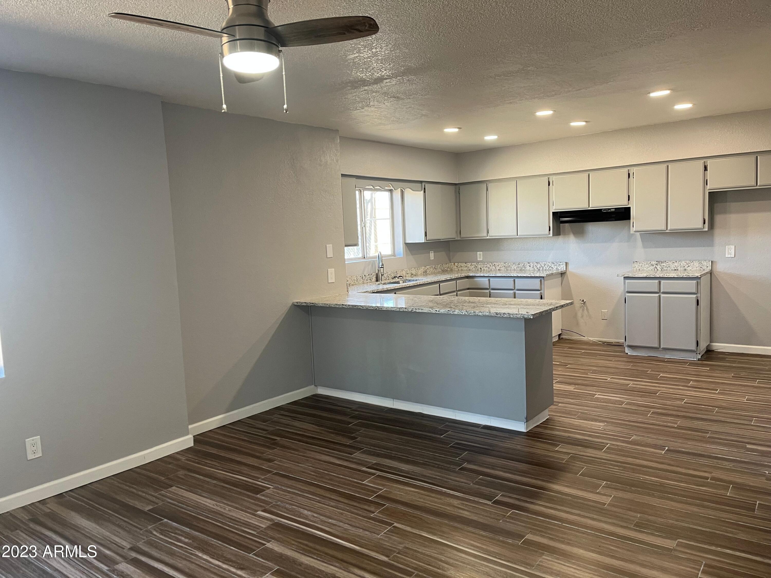 359 East 4th Street Douglas, AZ 85607 - Photo 8 of 16 Kitchen I9En0xV0