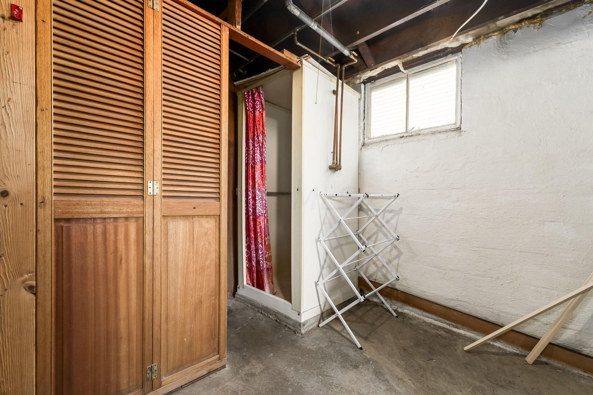 726 South Cassingham Road Columbus, OH 43209 - Photo 41 of 55 BASEMENT-SHOWER IN CORNER