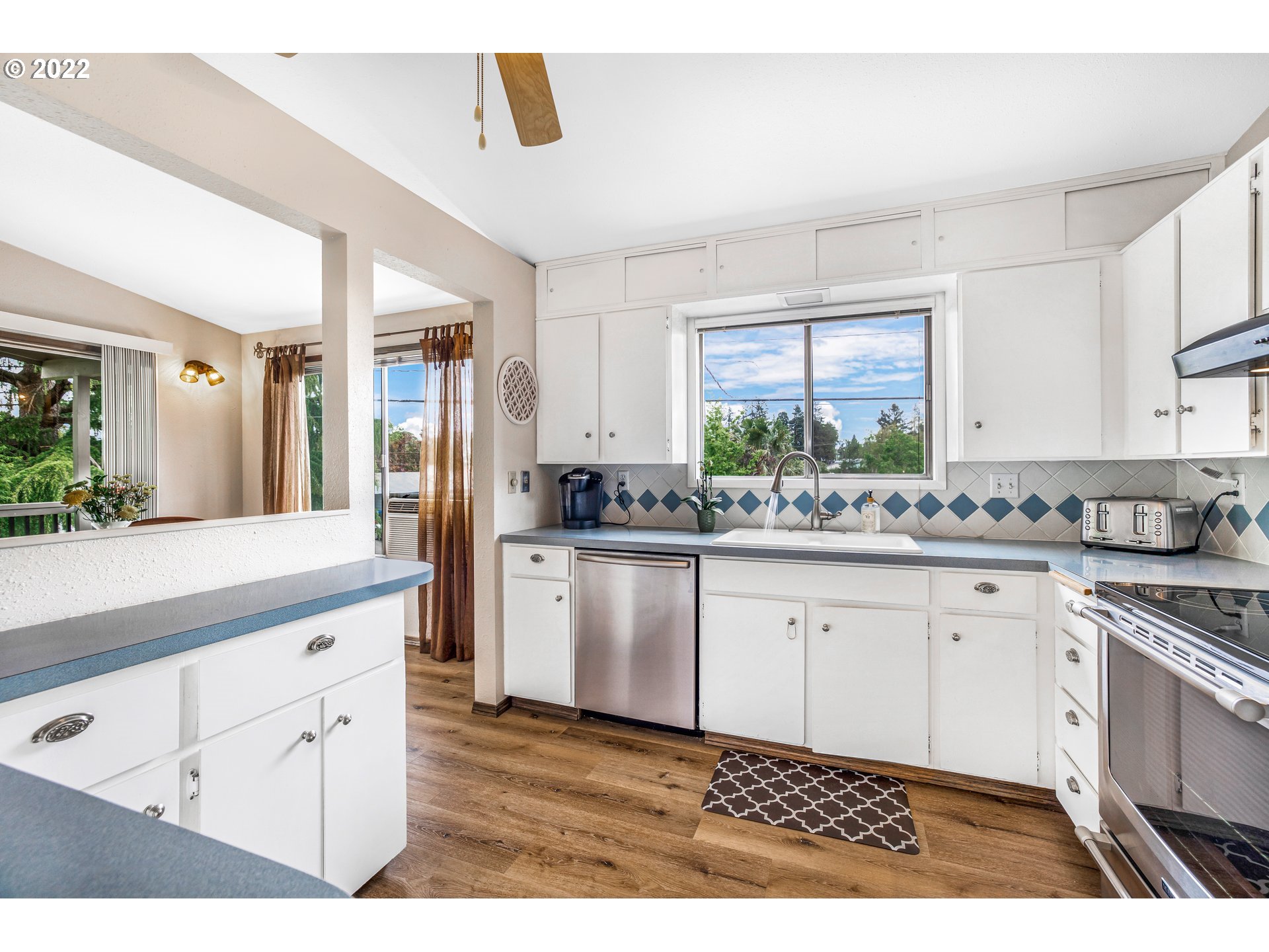4672 Southeast Robin Road Milwaukie, OR 97267 - Photo 11 of 28 Gallery Image 11